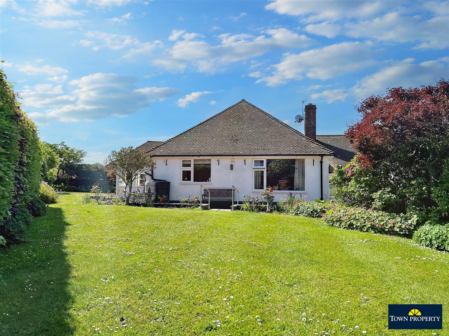 Property Details for Luton Close Eastbourne BN21 1UX Town Property